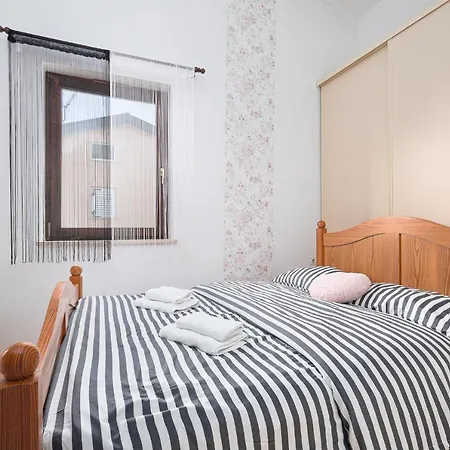 Gracia With Private Parking And Free Internet Apartmán Poreč