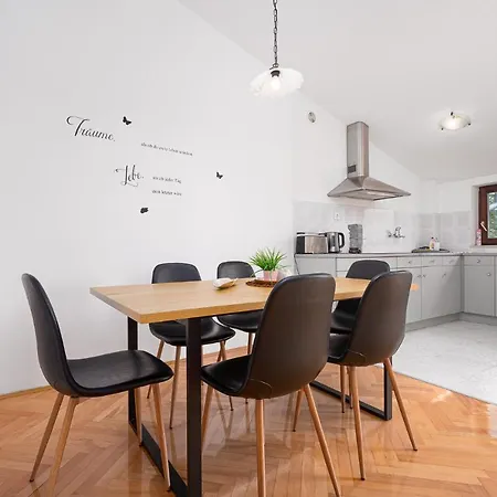 Apartment Apartment Gracia With Private Parking And Free Internet *