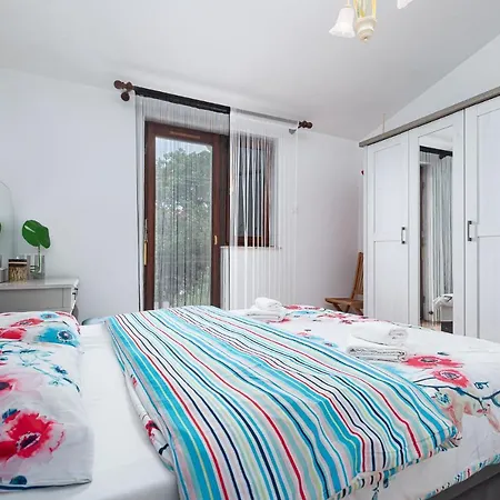 Apartment Gracia With Private Parking And Free Internet Porec