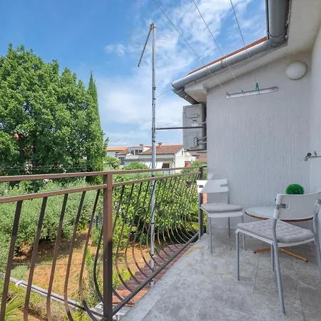 Apartment Gracia With Private Parking And Free Internet *