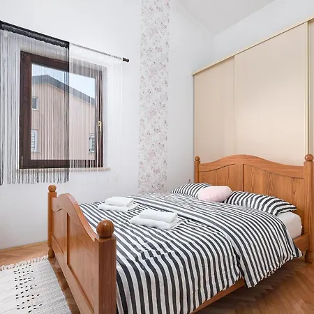 Apartment Gracia With Private Parking And Free Internet *